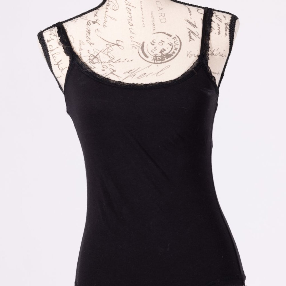 LACE DETAILED TANK TOP